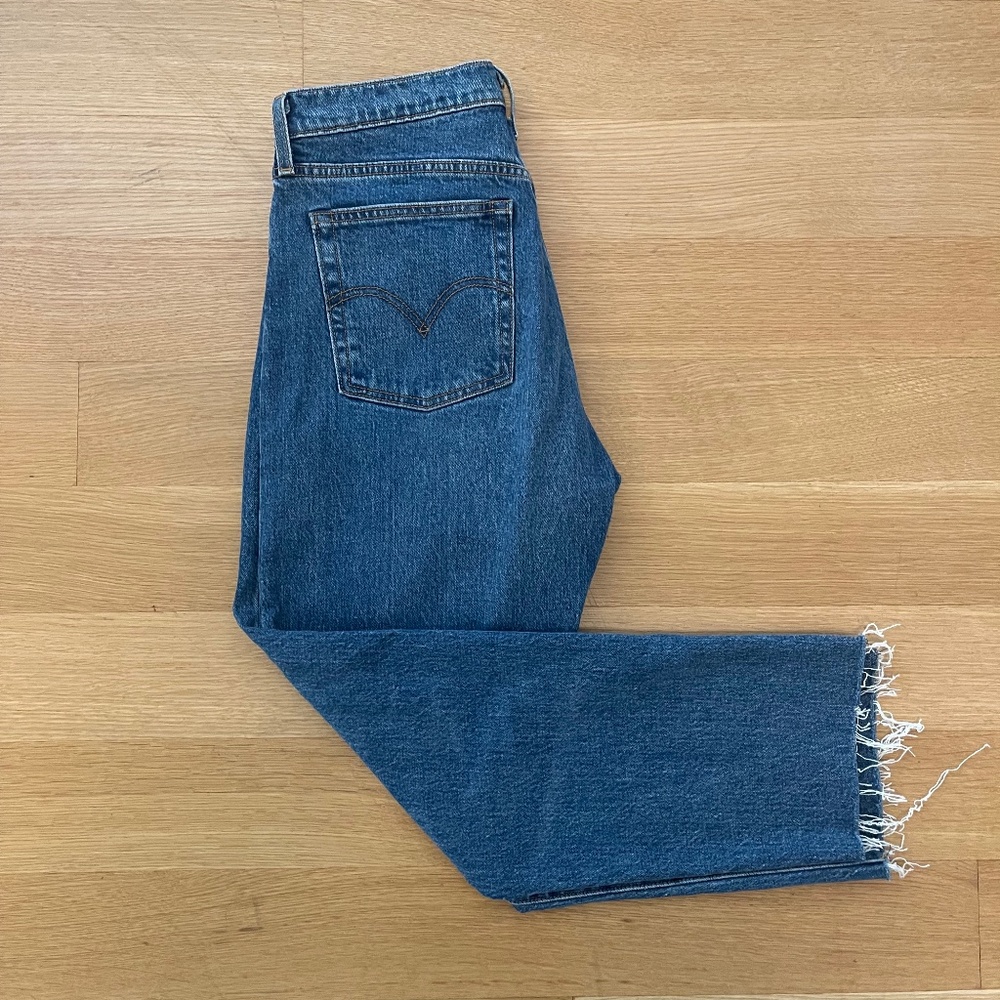 Levi Wedgie Straight size 29